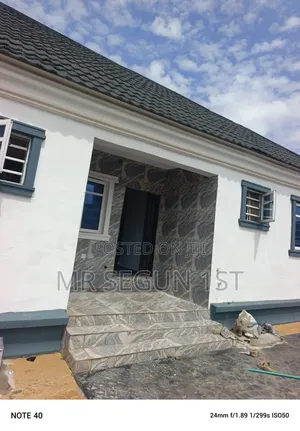 2bdrm Bungalow in Alalade Estate, Ibadan for rent