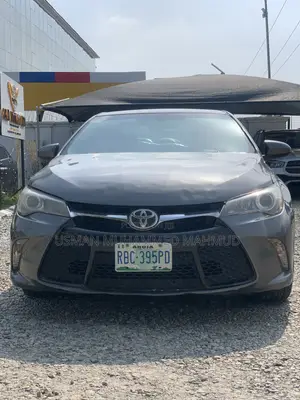 Toyota Camry SE 4dr Sedan (2.5L 4cyl 6A) 2016 Gray