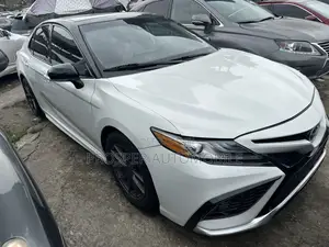 Toyota Camry XSE 2022 White