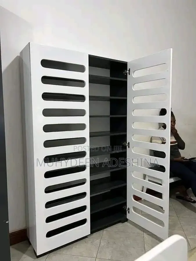 4ft by 6ft Shoe Rack