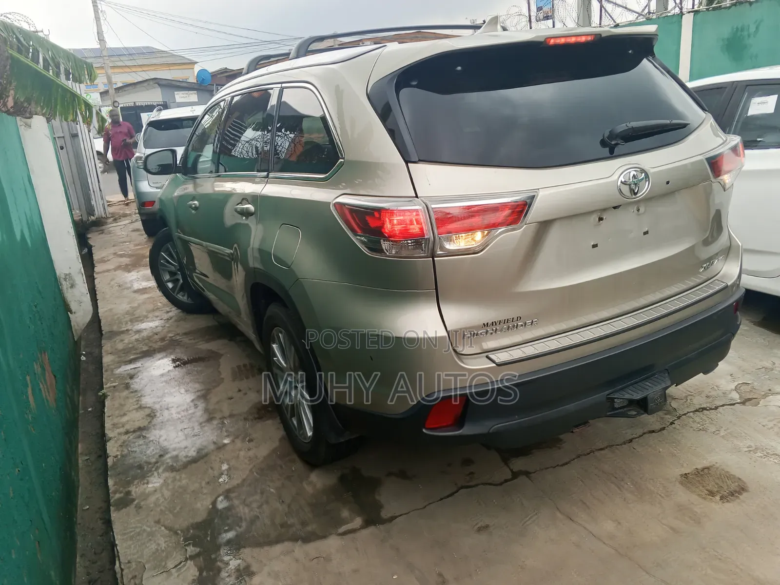 Toyota Highlander 2016 Gold