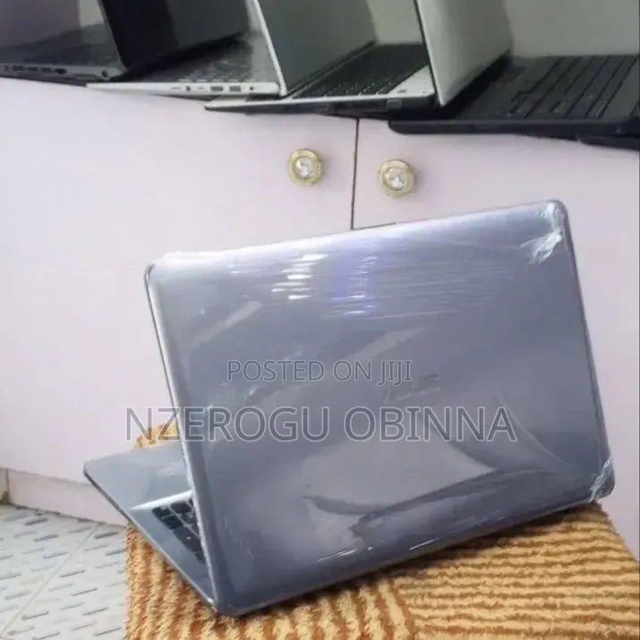 Laptop Asus F542UA 4GB Intel Core i3 HDD 500GB