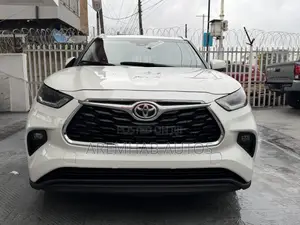 Toyota Highlander XLE AWD 2023 White