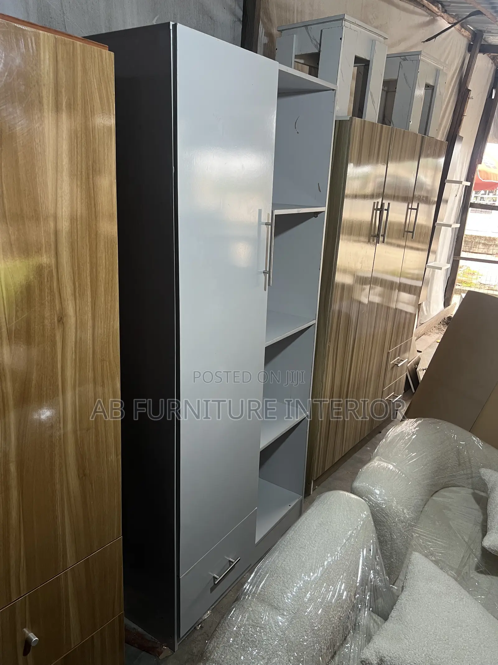 Moveable Wardrobe 4/6.5feet