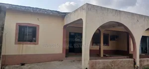 5bdrm Bungalow in Minna for sale