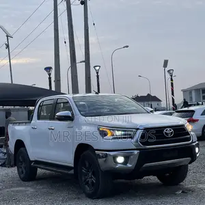 New Toyota Hilux 2025 White