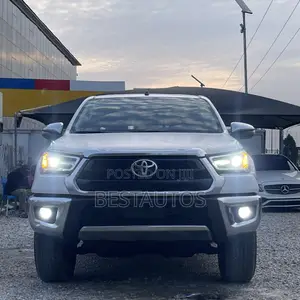 New Toyota Hilux 2025 White