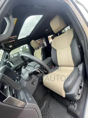 Lexus GX 2025 Gold
