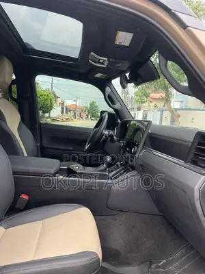 Lexus GX 2025 Gold