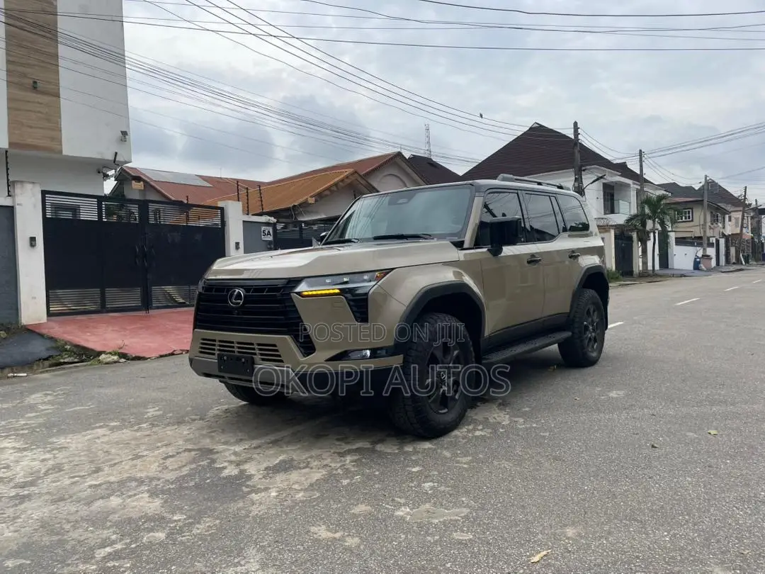 Lexus GX 2025 Gold
