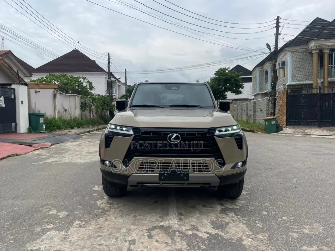Lexus GX 2025 Gold