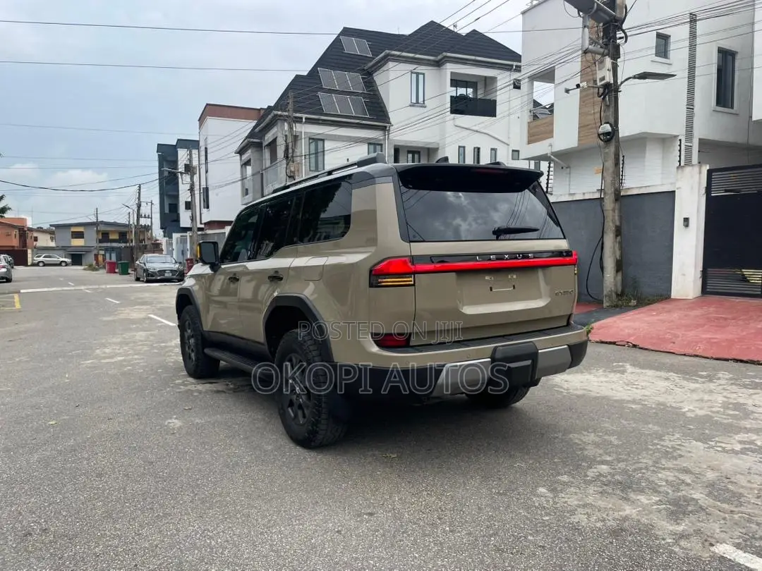 Lexus GX 2025 Gold