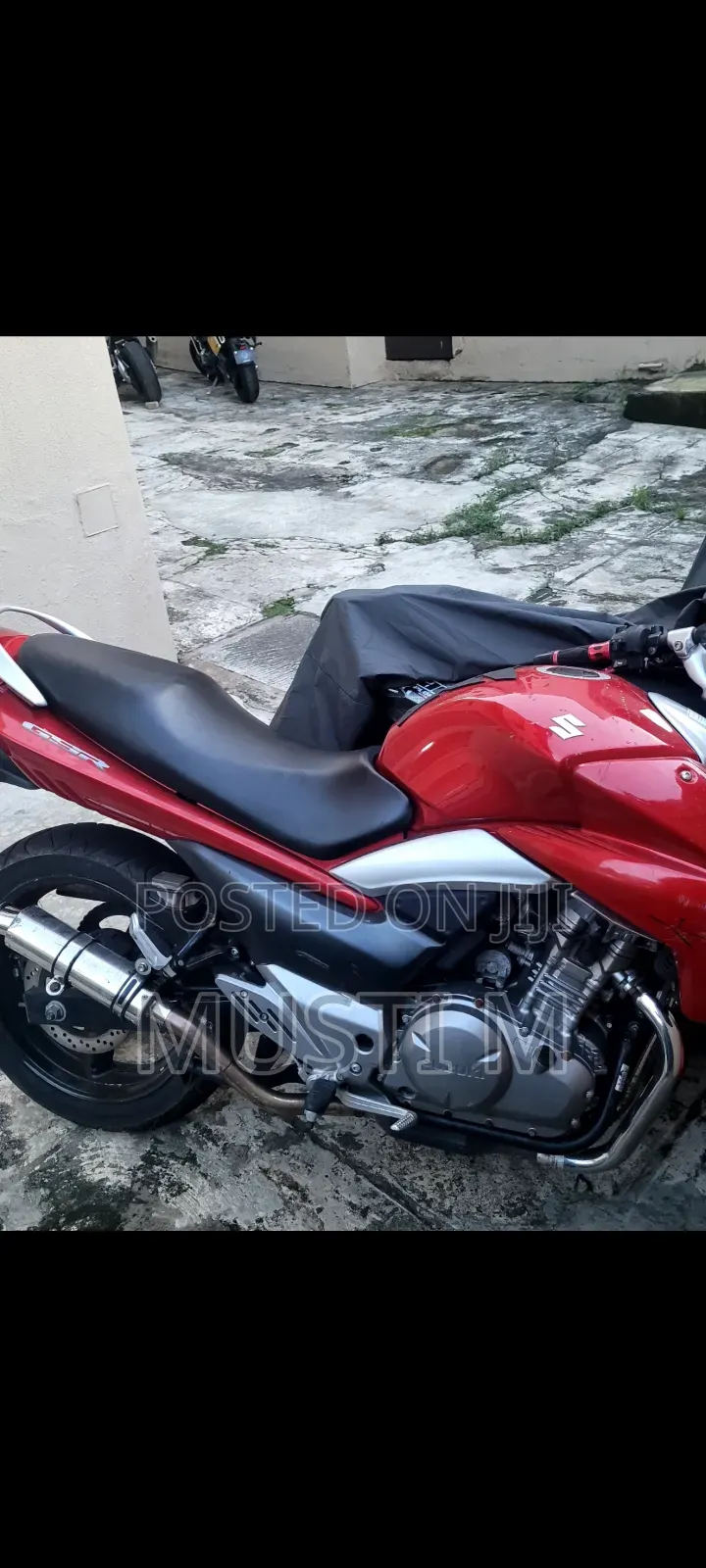 Suzuki GSR 2016 Red