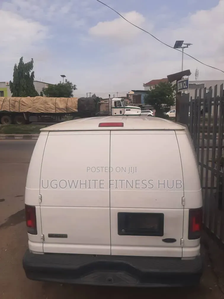 Ford E250 2008 White