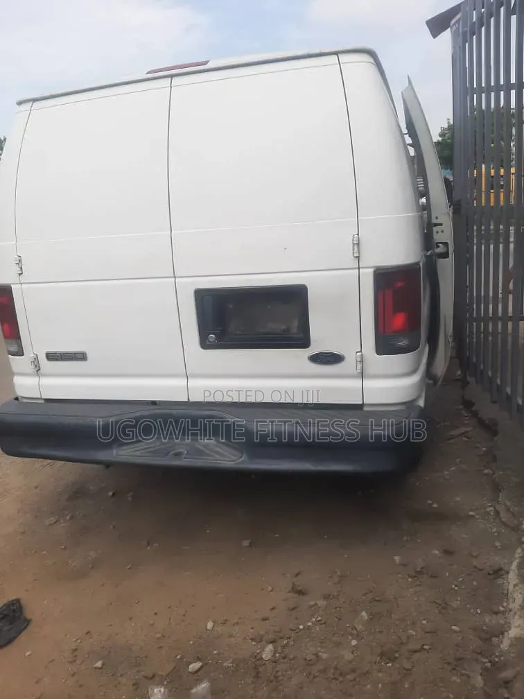 Ford E250 2008 White