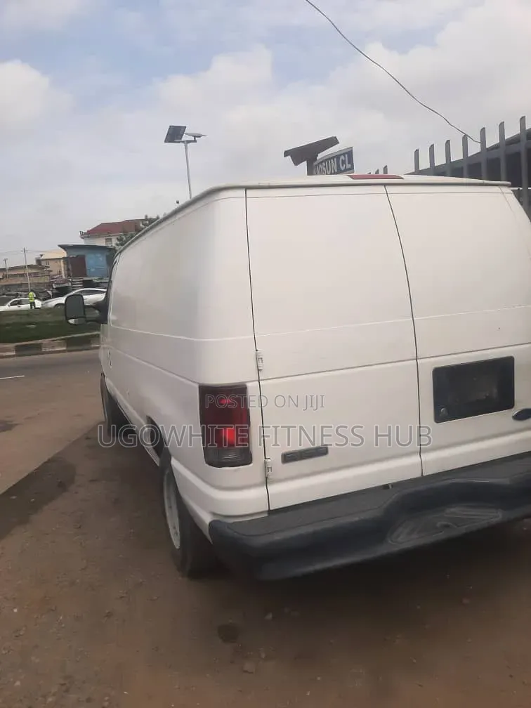 Ford E250 2008 White
