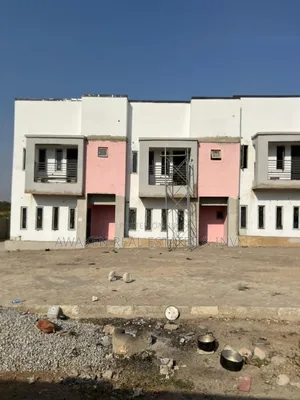 4bdrm Townhouse/Terrace in Kaura for Sale