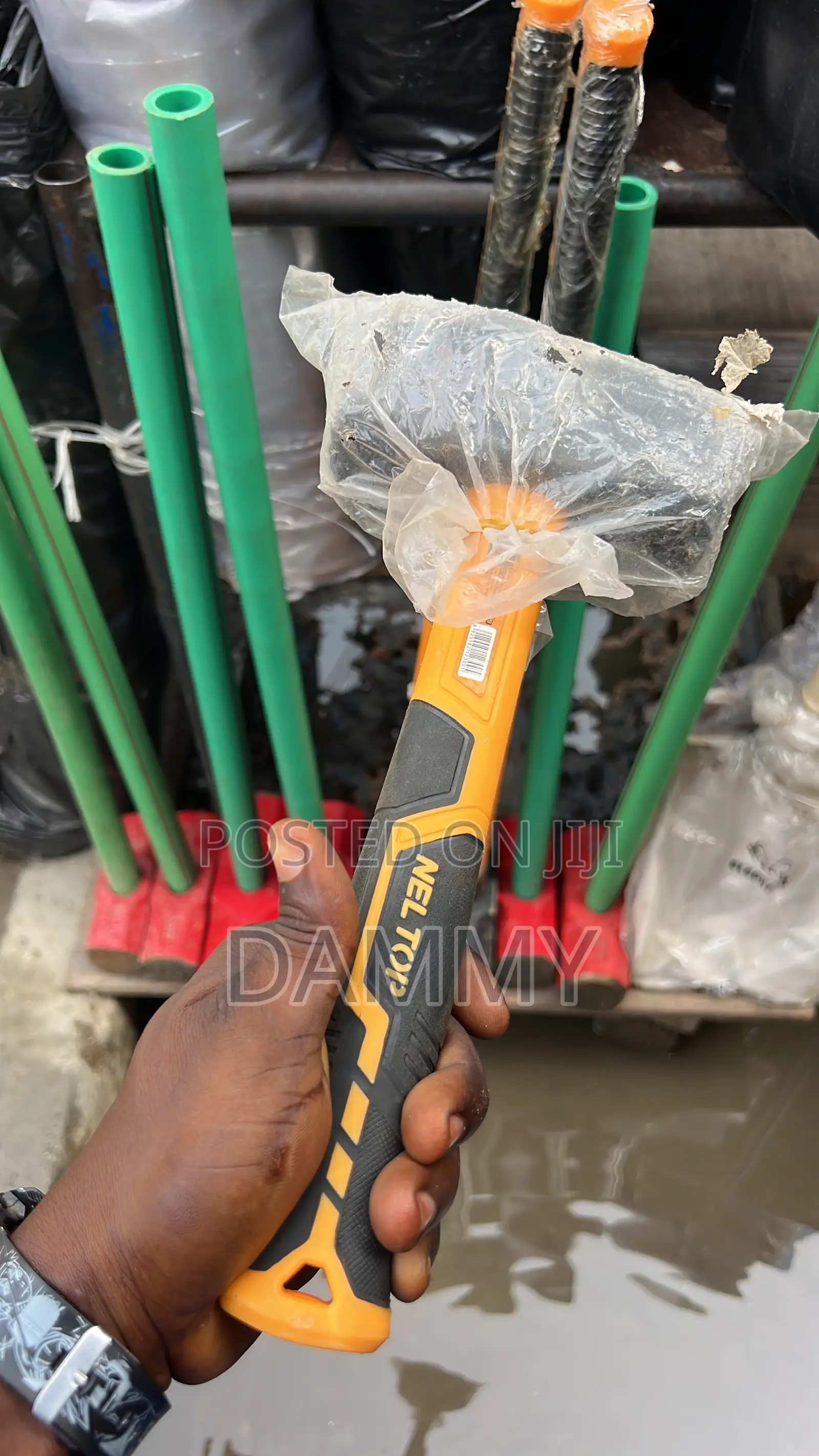 Heavy-Duty Sledge Hammer