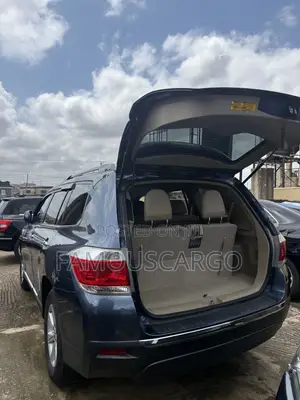 Toyota Highlander 2014 Blue