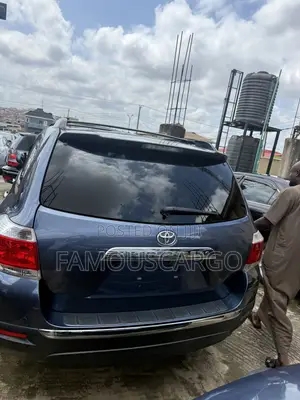 Toyota Highlander 2014 Blue