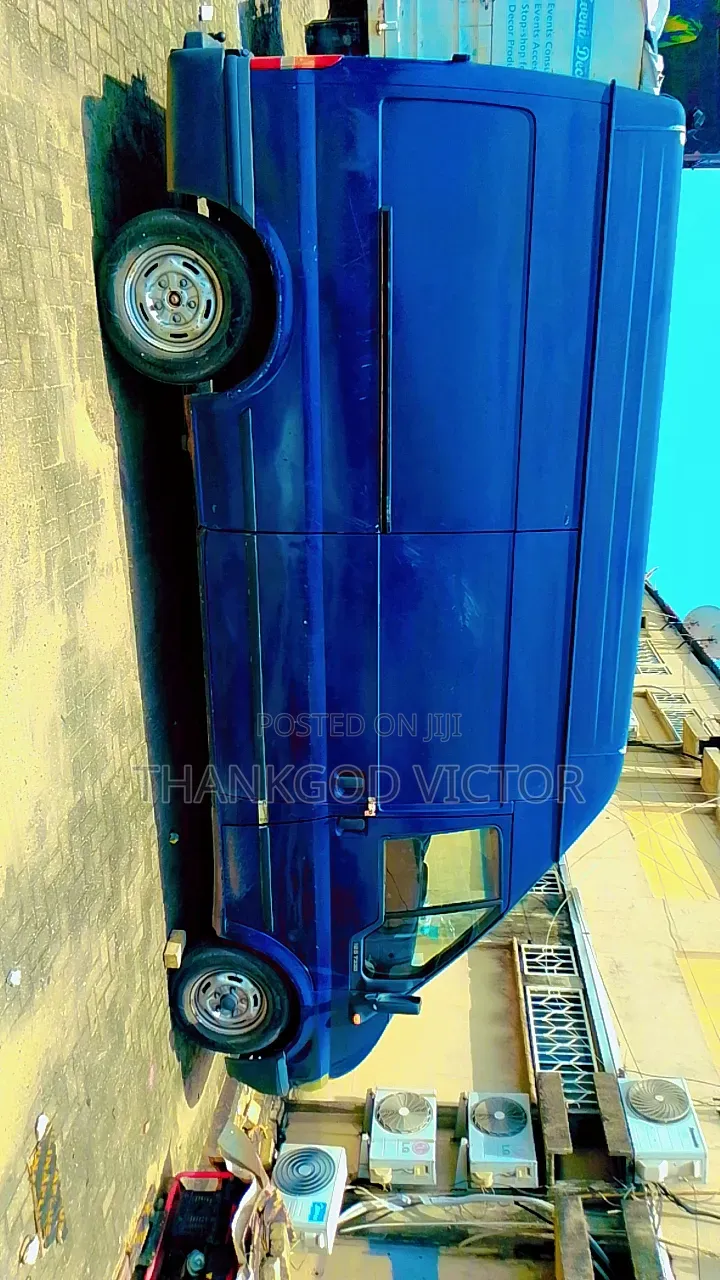 Ford Transit 2005 Blue