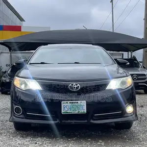 Toyota Camry SE V6 4dr Sedan (3.5L 6cyl 6A) 2013 Black