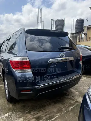 Toyota Highlander 2014 Blue