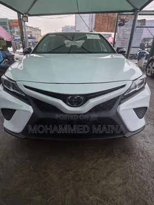 Toyota Camry 2019 White