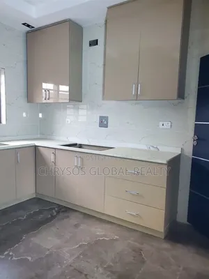 4bdrm Duplex in Carlton Gate Estate for rent