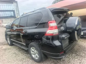 Toyota Land Cruiser Prado 2016 Black