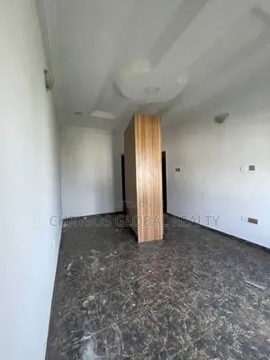 3bdrm Block of Flats in Okebadan Estate for rent