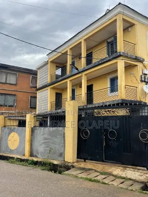 18bdrm Room & Parlour in Ajibade Area, Ibadan North West for sale
