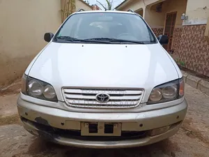 Toyota Picnic 2.0 FWD 2006 White