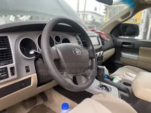 Toyota Sequoia Platinum 4dr SUV (5.7L 8cyl 6A) 2009 Black