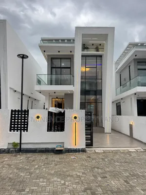 5bdrm Duplex in Lekki Phase 2 for sale
