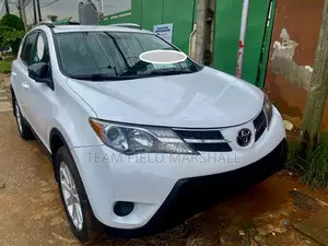 Toyota RAV4 LE 4dr SUV (2.5L 4cyl 6A) 2015 White