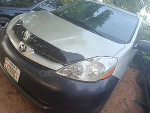 Toyota Sienna 2007 Silver