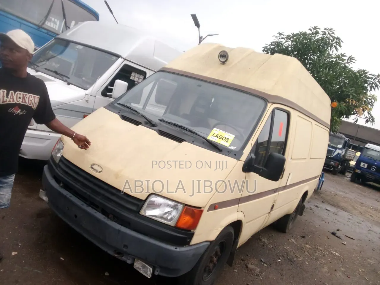 Ford Transit 2000 Brown