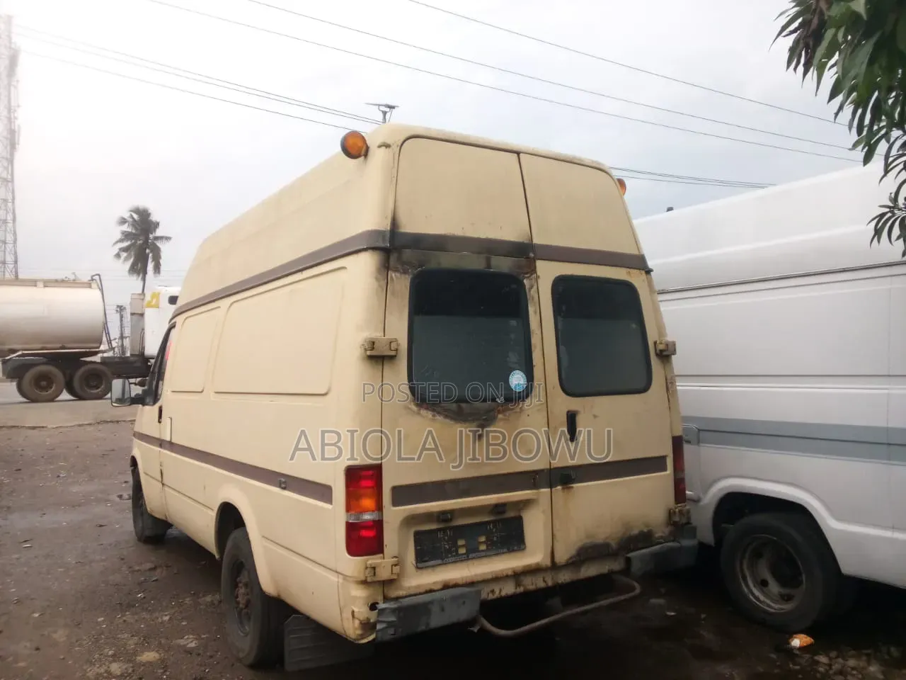 Ford Transit 2000 Brown