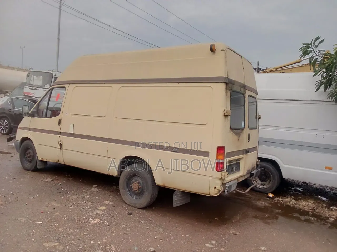 Ford Transit 2000 Brown