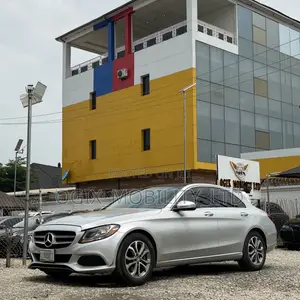 Mercedes-Benz C300 2016 Silver