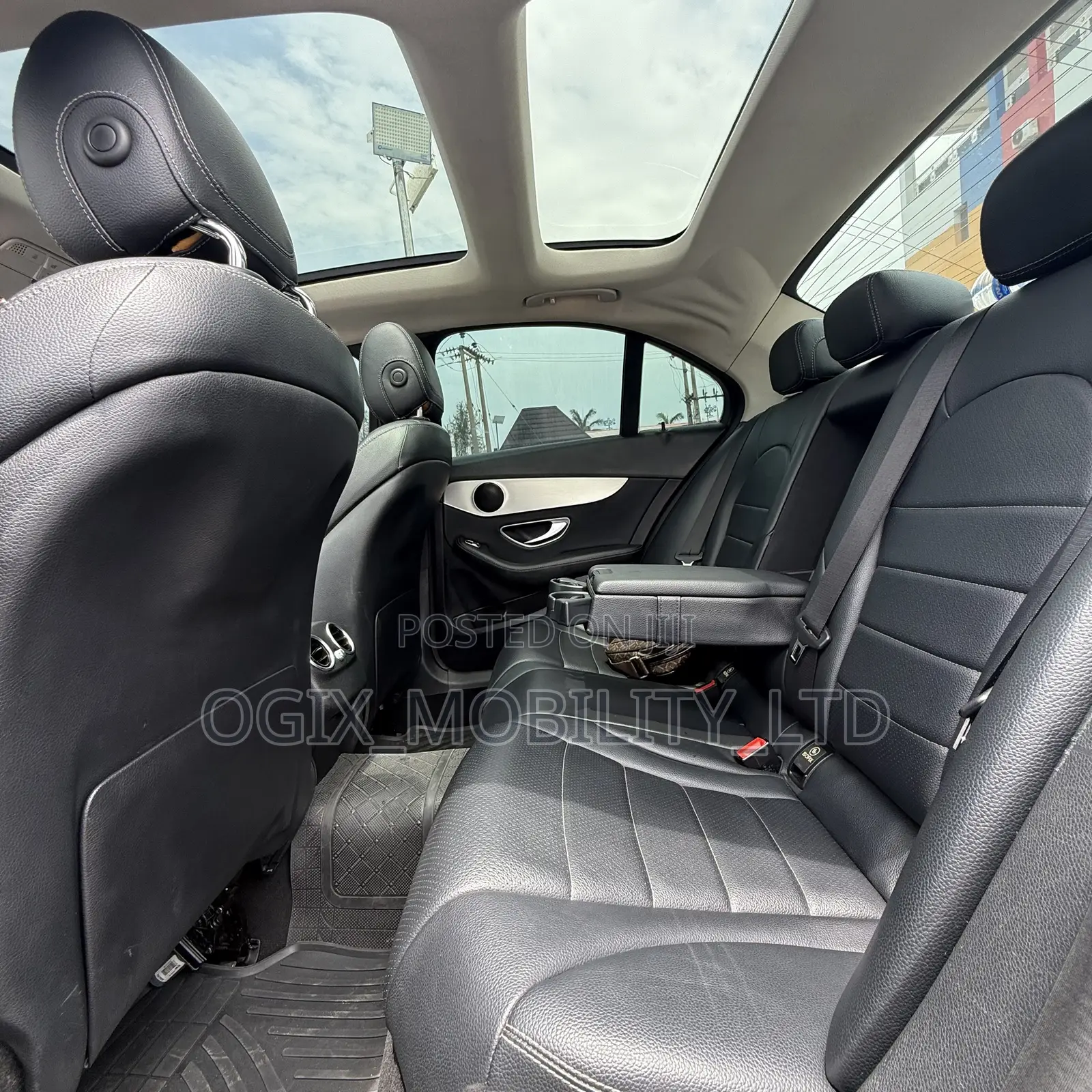 Mercedes-Benz C300 2016 Silver