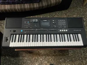 Yamaha PSR E473