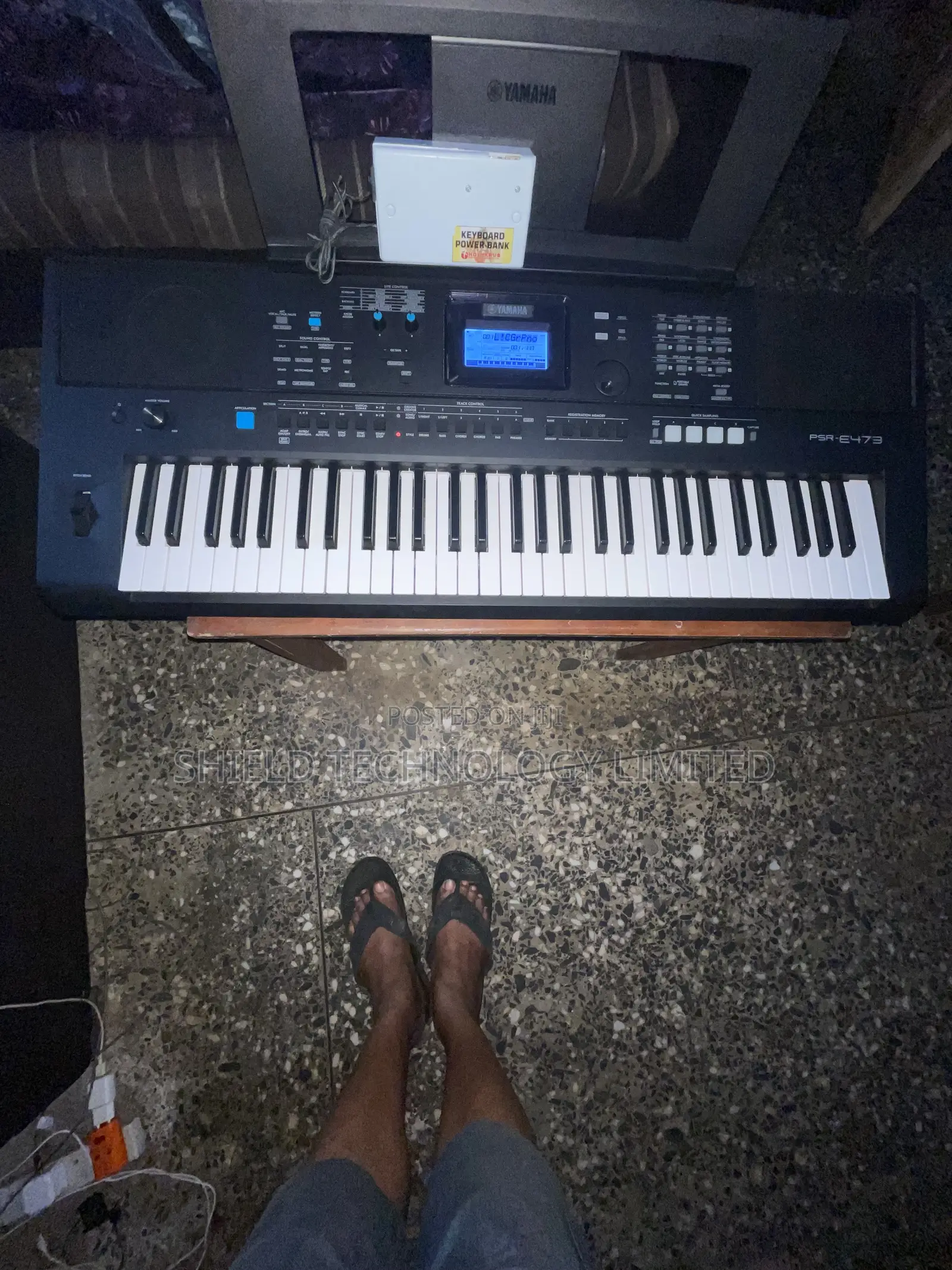Yamaha PSR E473