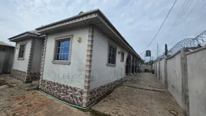 3bdrm Bungalow in Isokan Estate, Akobo for rent