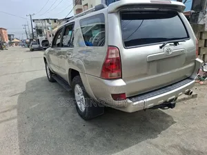 Toyota 4-Runner 2005 Gold