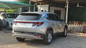 Hyundai Tucson 2025 Silver