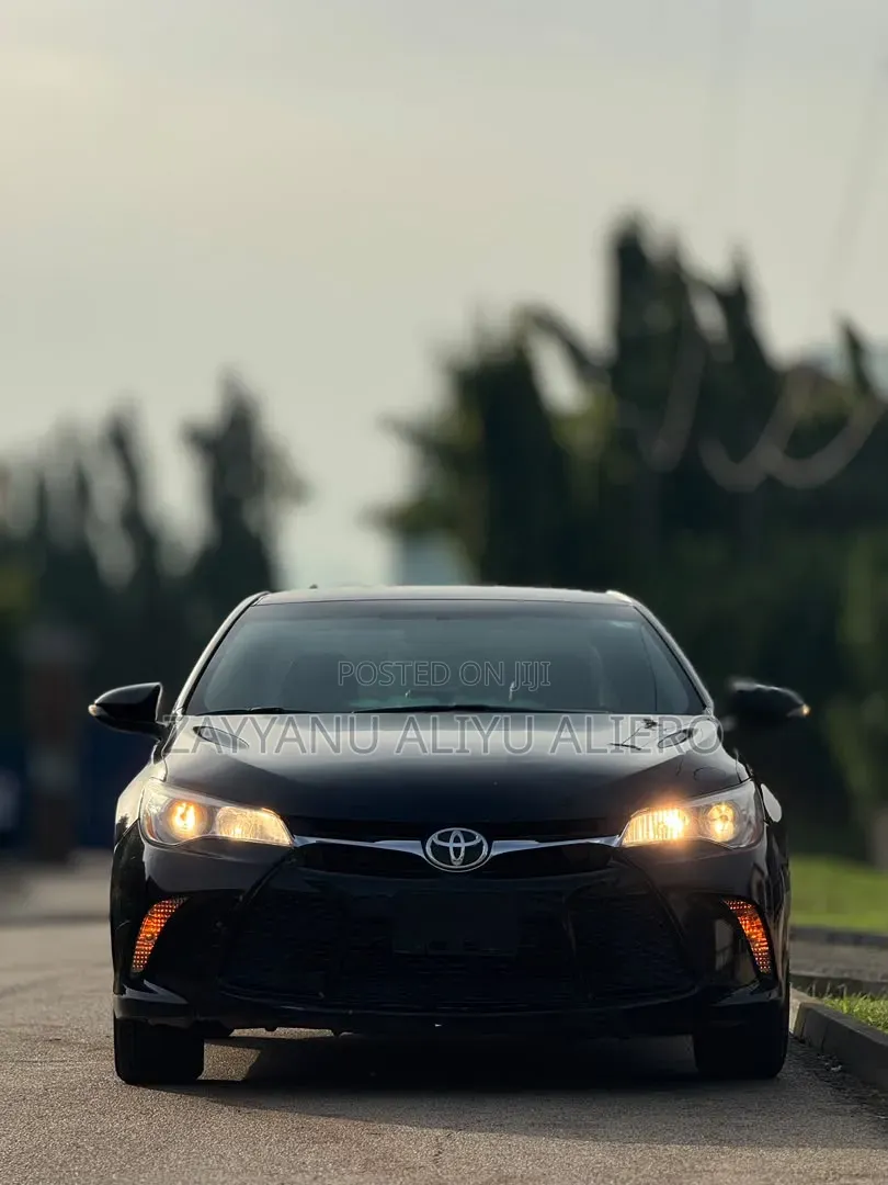 Toyota Camry 2016 Black