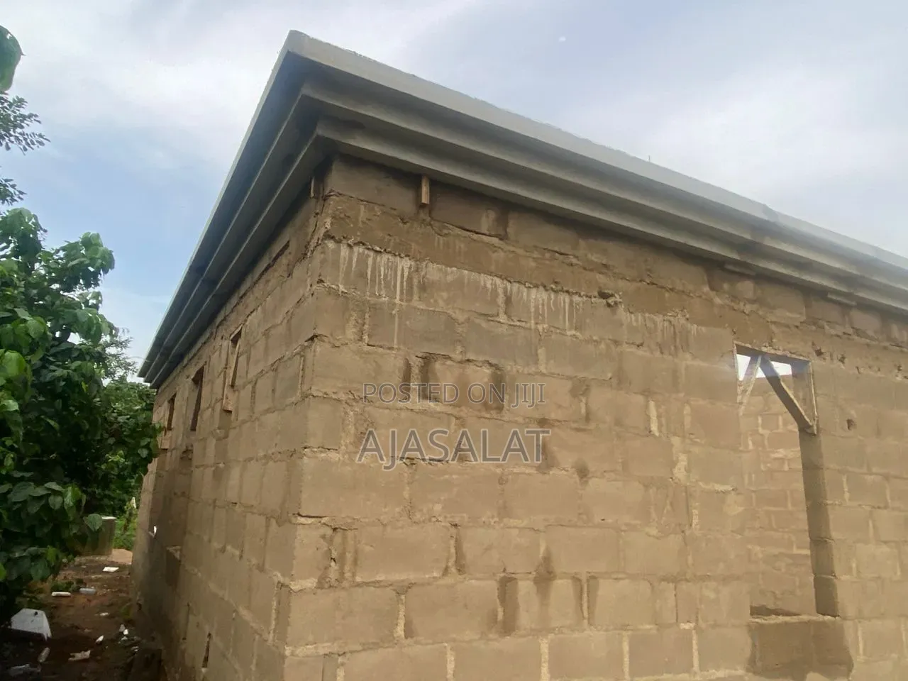 250 by 300 Polystyrene Parapet