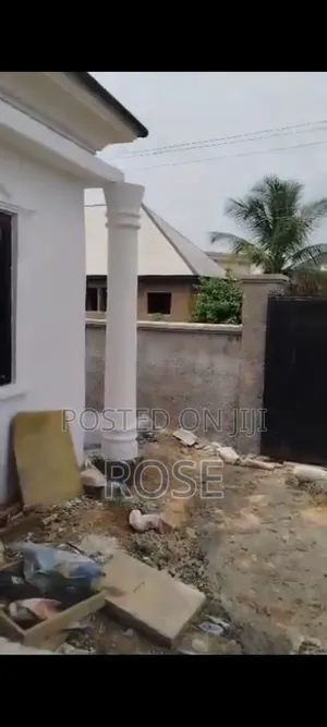 5bdrm Bungalow in Emily Estate, Uyo for sale
